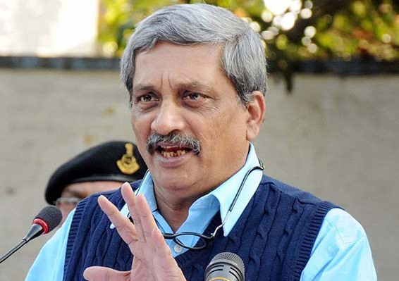 Manohar Parrikar back in Goa &amp; leaves Defence Ministry