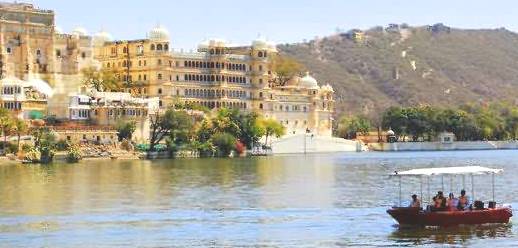 10-Indian-destinations-for-solo-women-travelers-pichola-lake