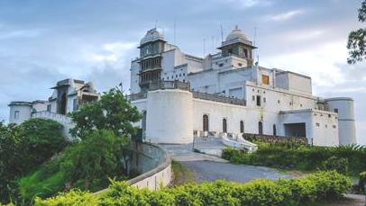 10-Indian-destinations-for-solo-women-travelers-sajjangarh-fort