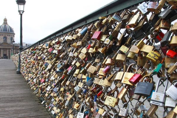 love-lock-bridge-2-Paris
