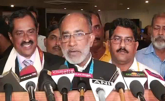 EAT BEEF IN YOUR COUNTRY AND THEN COME TO INDIA: TOURISM MINISTER